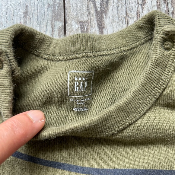 Gap Pirate Long Sleeve one-piece, size 12-18 months - Picture 6 of 6